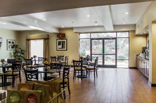 Comfort Suites Clayton - Garner image 21