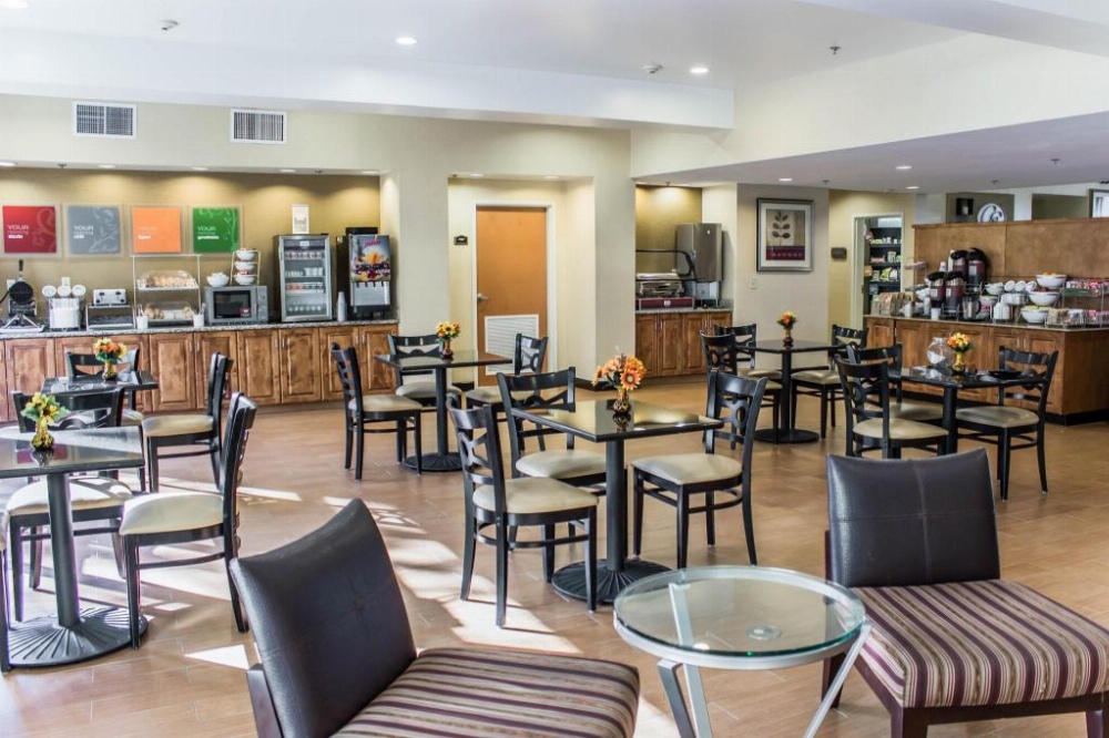 Comfort Suites Clayton - Garner Image 27