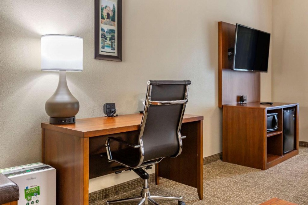 Comfort Suites Clayton - Garner Image 37